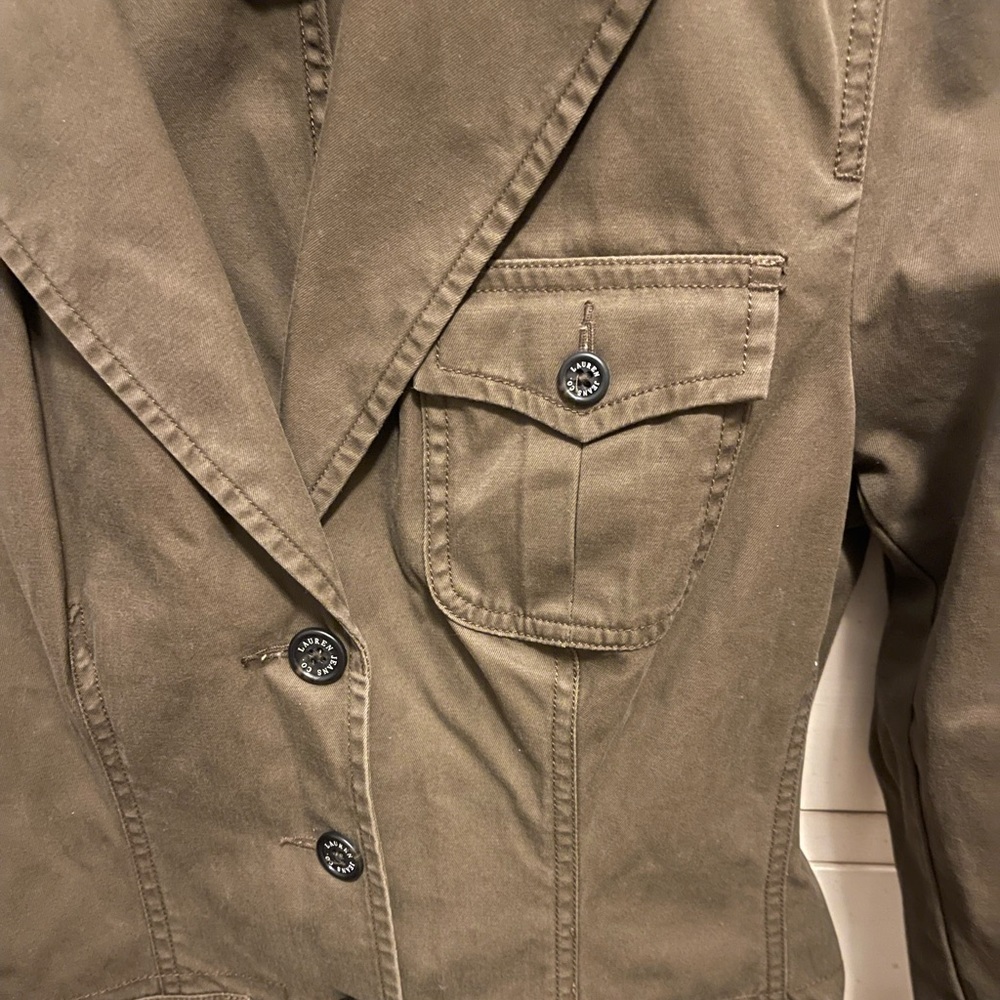 Lauren Jeans Co. lightweight jacket! Olive/brown perfect for any occasion!